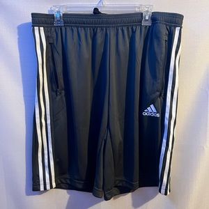 Adidas men’s shorts NEW size XL